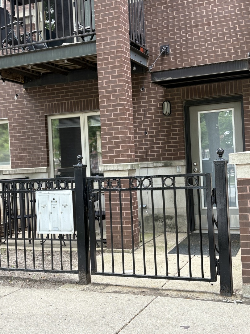 1226 S Blue Island Avenue #101, Chicago, IL 60608