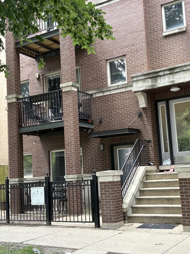 1226 S Blue Island Avenue #101, Chicago, IL 60608