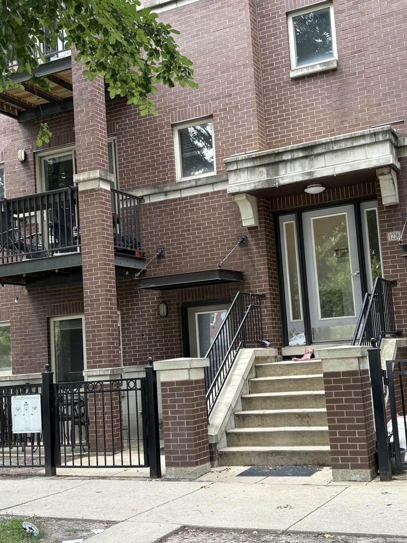 1226 S Blue Island Avenue #101, Chicago, IL 60608