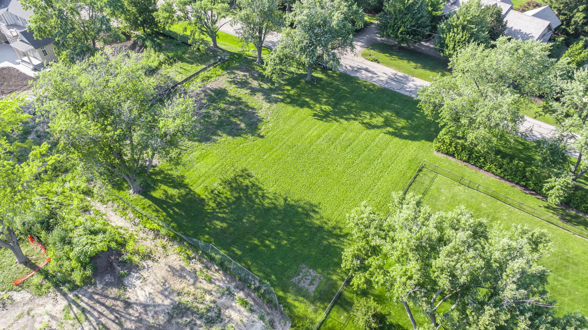 15W371 61st Place, Burr Ridge, IL 60527