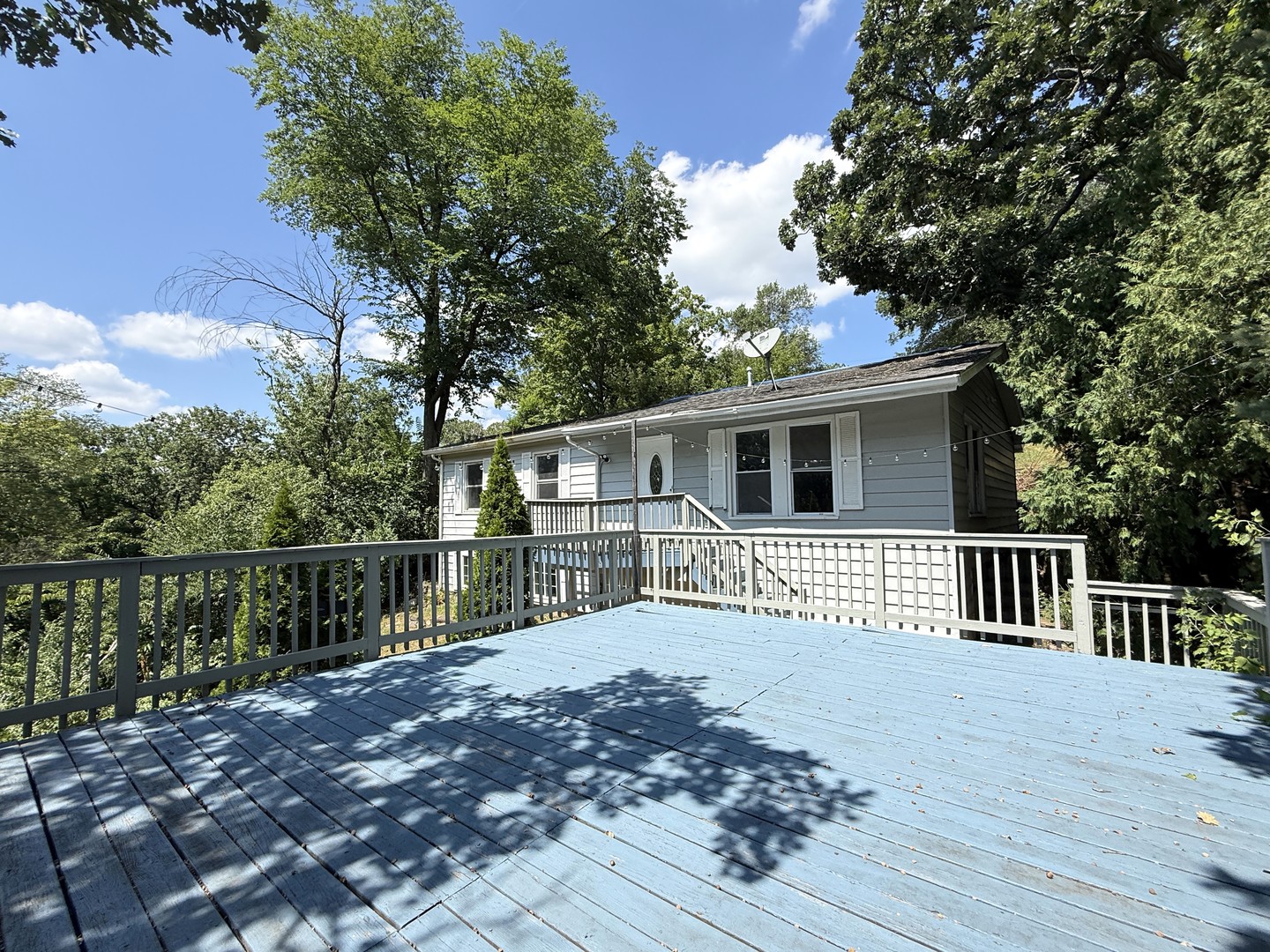 541 Blackhawk Drive, Lake In The Hills, IL 60156
