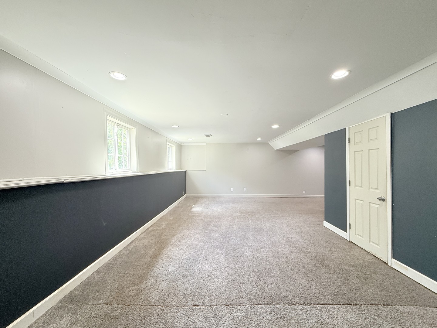 541 Blackhawk Drive, Lake In The Hills, IL 60156