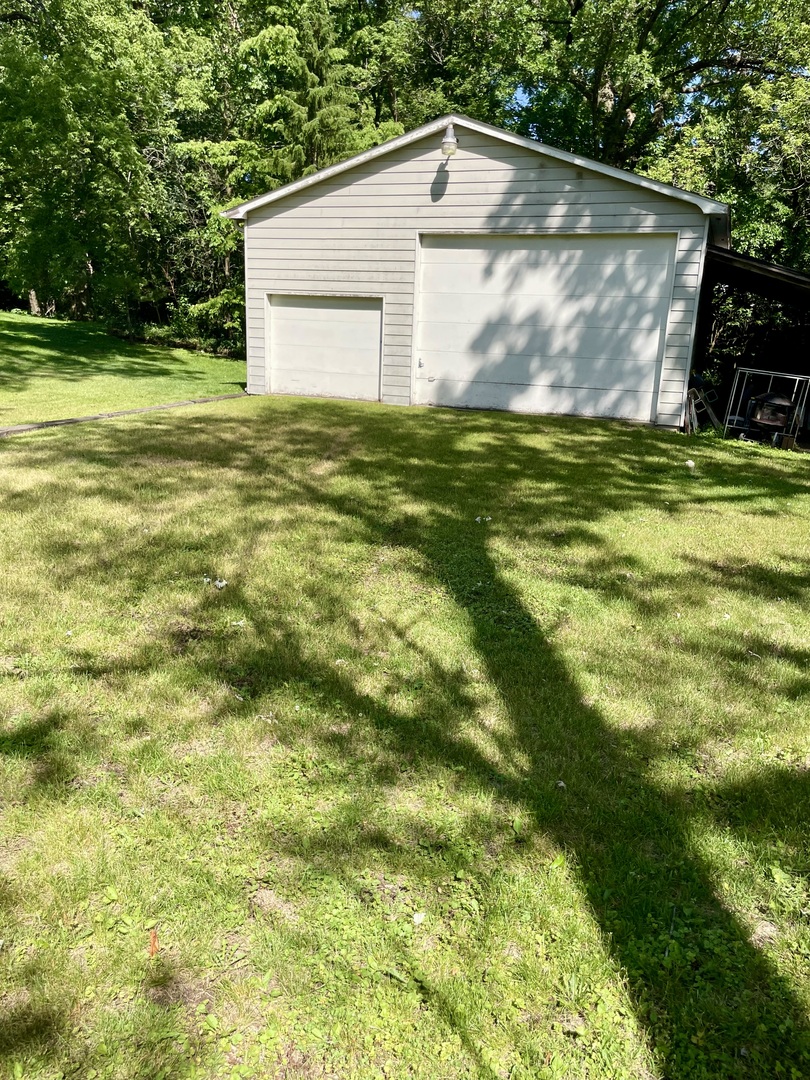 7710 Ravina Drive, Spring Grove, IL 60081