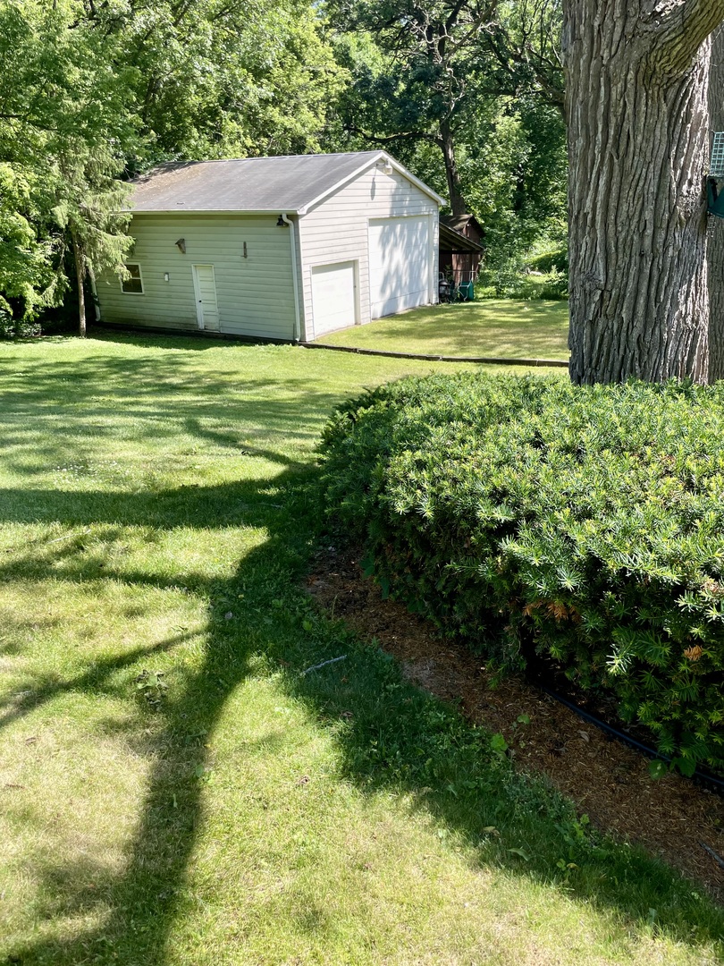 7710 Ravina Drive, Spring Grove, IL 60081