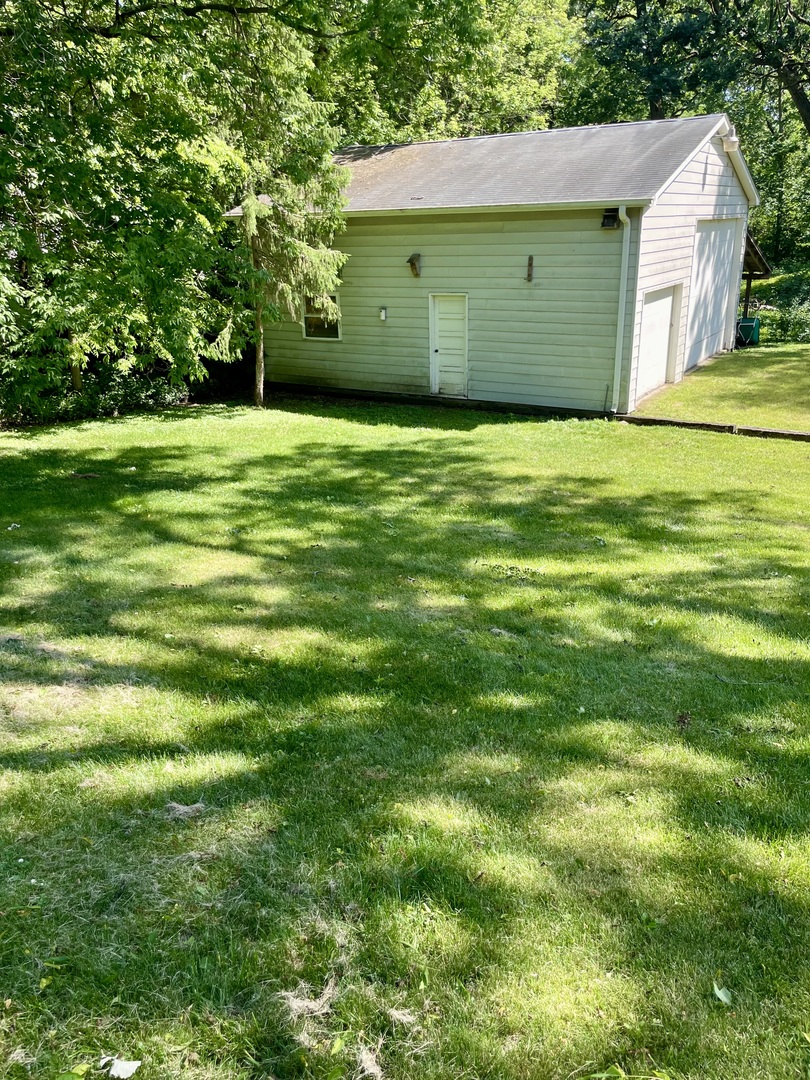 7710 Ravina Drive, Spring Grove, IL 60081