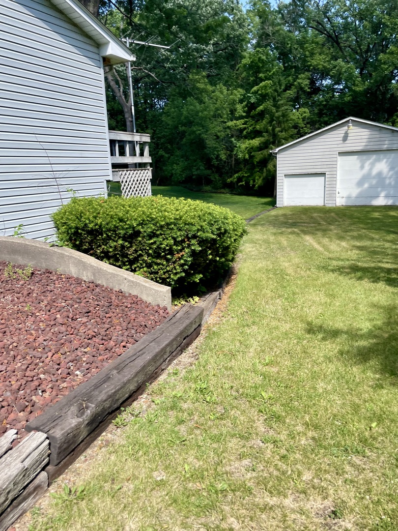 7710 Ravina Drive, Spring Grove, IL 60081