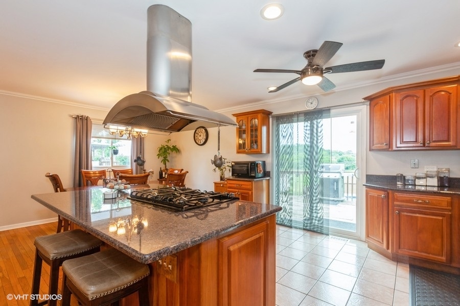2S200 Valley Road, Lombard, IL 60148