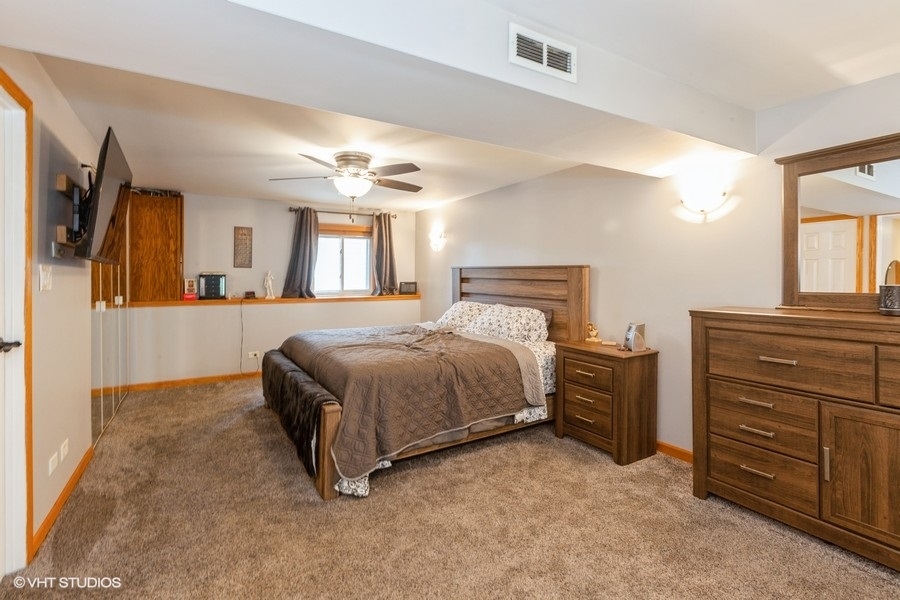 2S200 Valley Road, Lombard, IL 60148