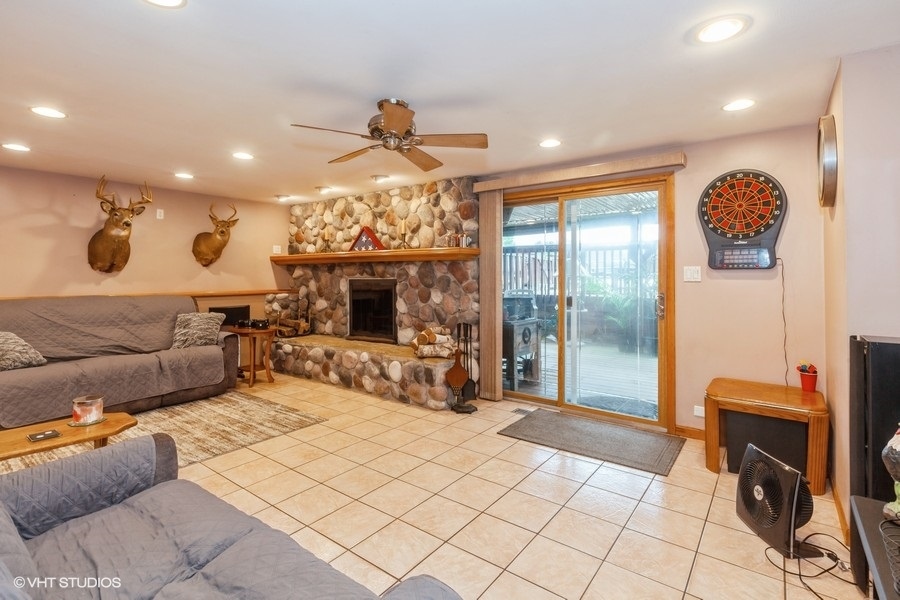 2S200 Valley Road, Lombard, IL 60148