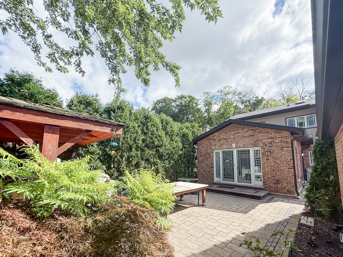 1052 Margret Street, Des Plaines, IL 60016