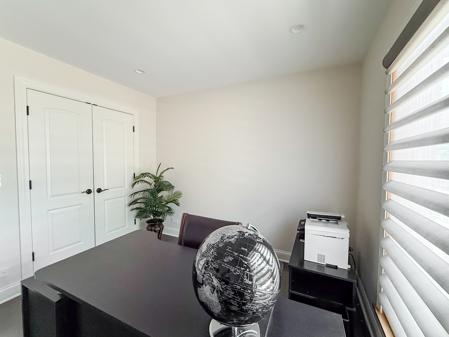 1052 Margret Street, Des Plaines, IL 60016