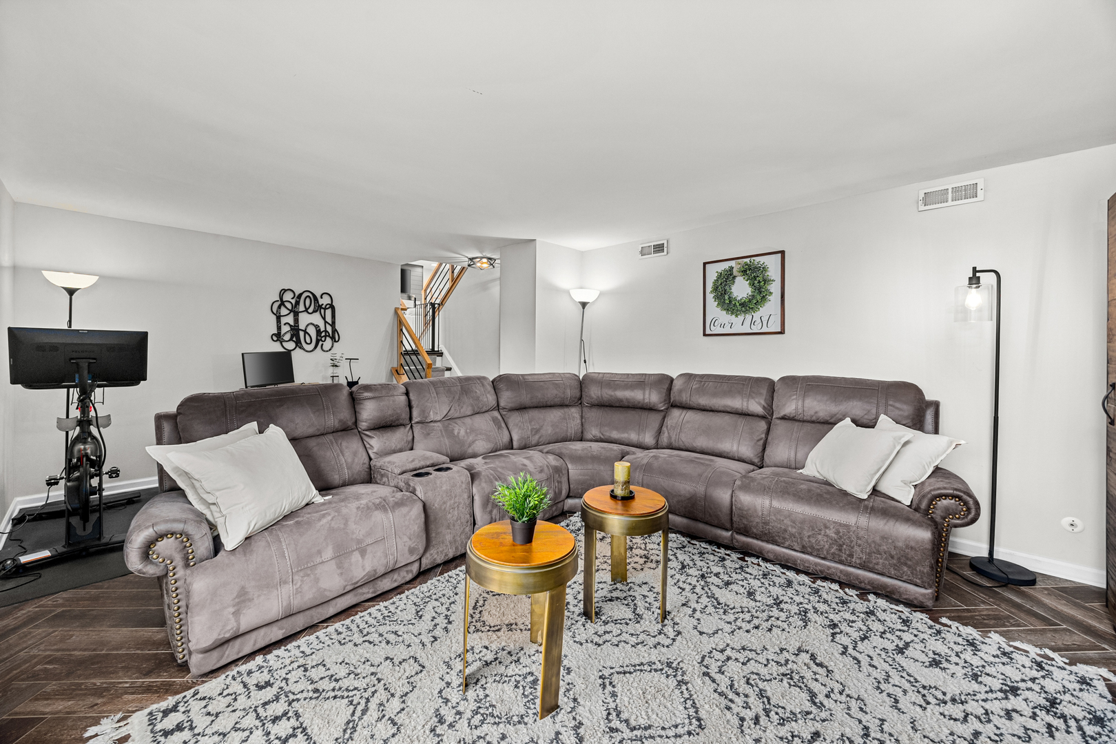 410 Andrew Lane, Schaumburg, IL 60193