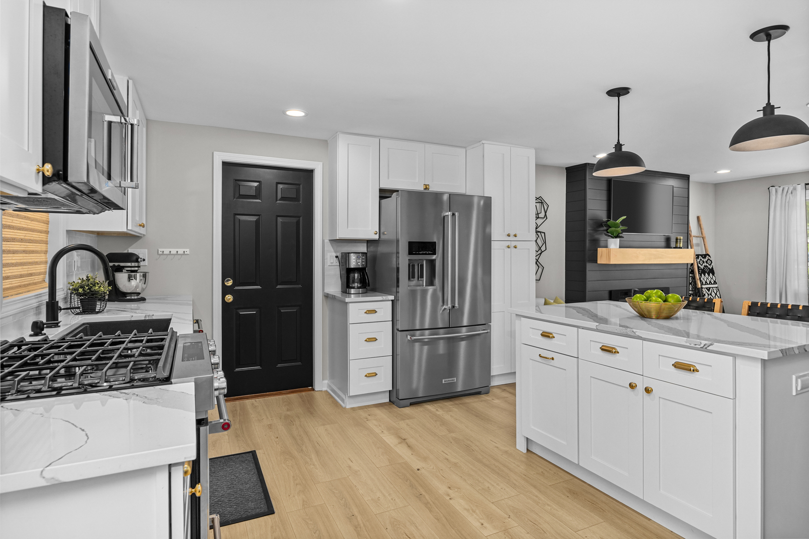 410 Andrew Lane, Schaumburg, IL 60193