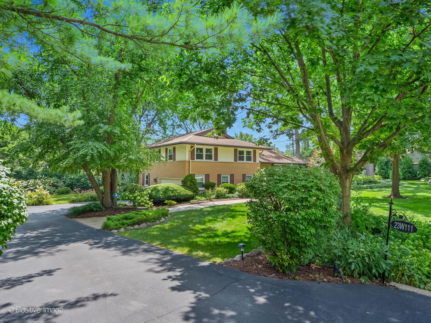 23W111 Mulberry Lane, Glen Ellyn, IL 60137
