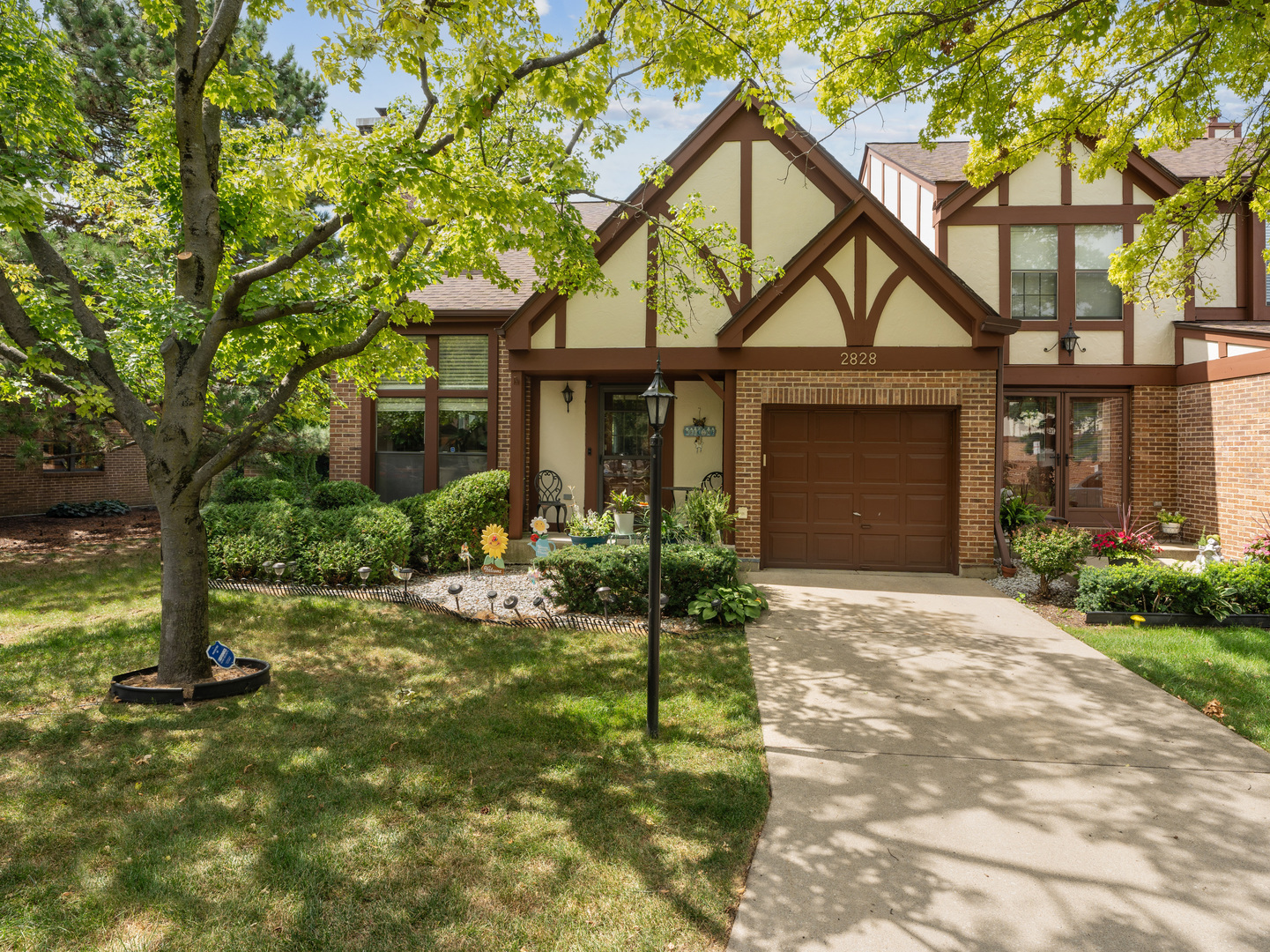 2828 Brighton Court, Westchester, IL 60154
