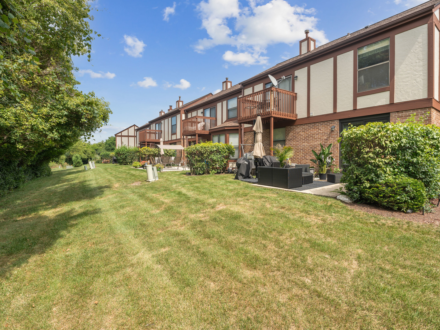 2828 Brighton Court, Westchester, IL 60154