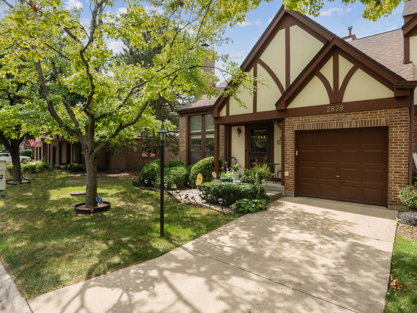 2828 Brighton Court, Westchester, IL 60154