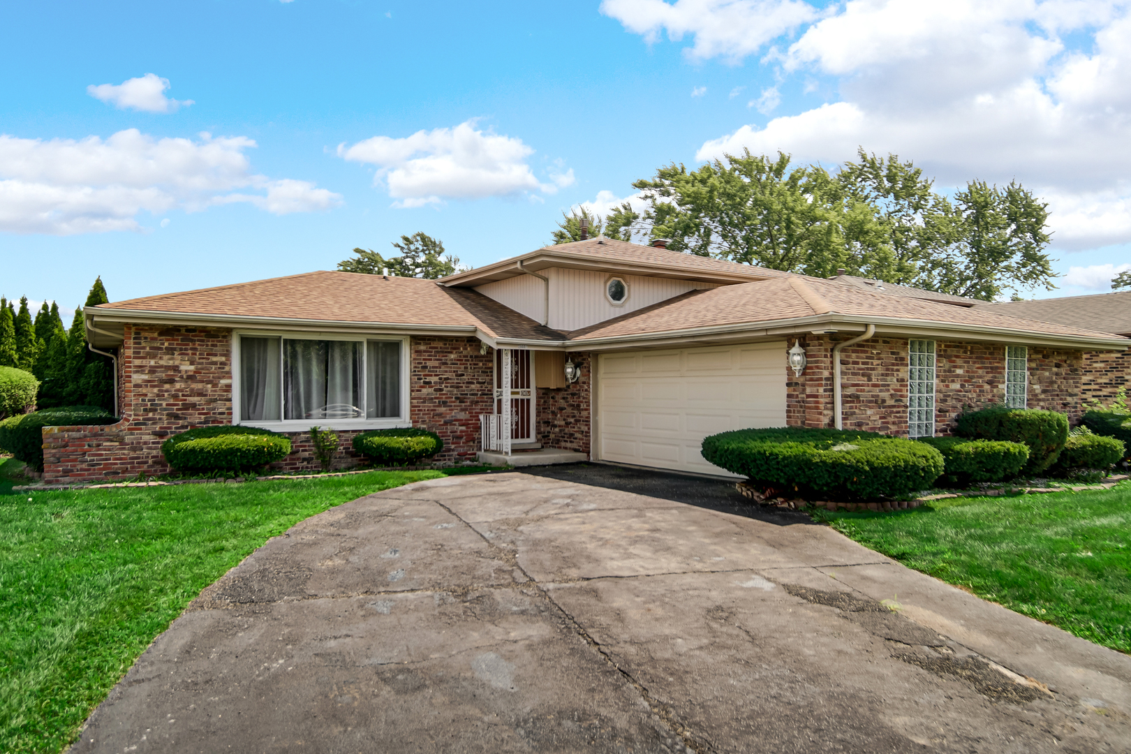 20001 Park Avenue, Lynwood, IL 60411