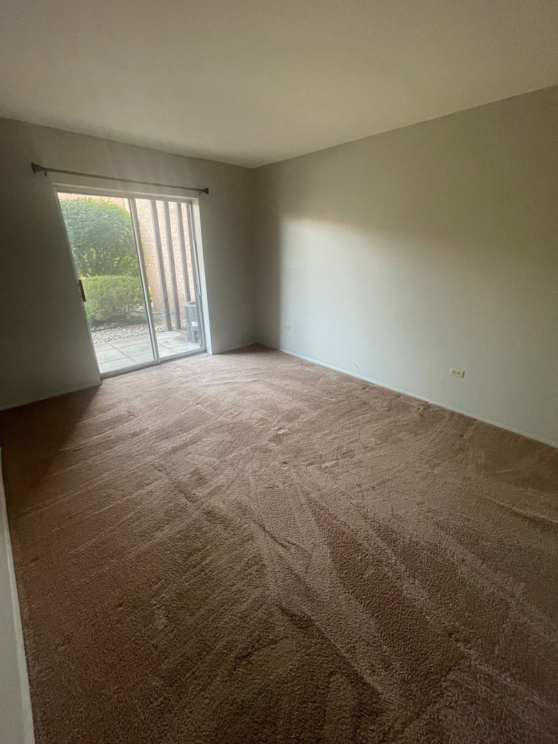 6149 Knoll Wood Court #104, Willowbrook, IL 60527