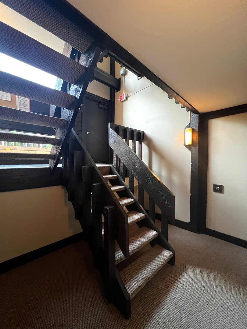 6149 Knoll Wood Court #104, Willowbrook, IL 60527