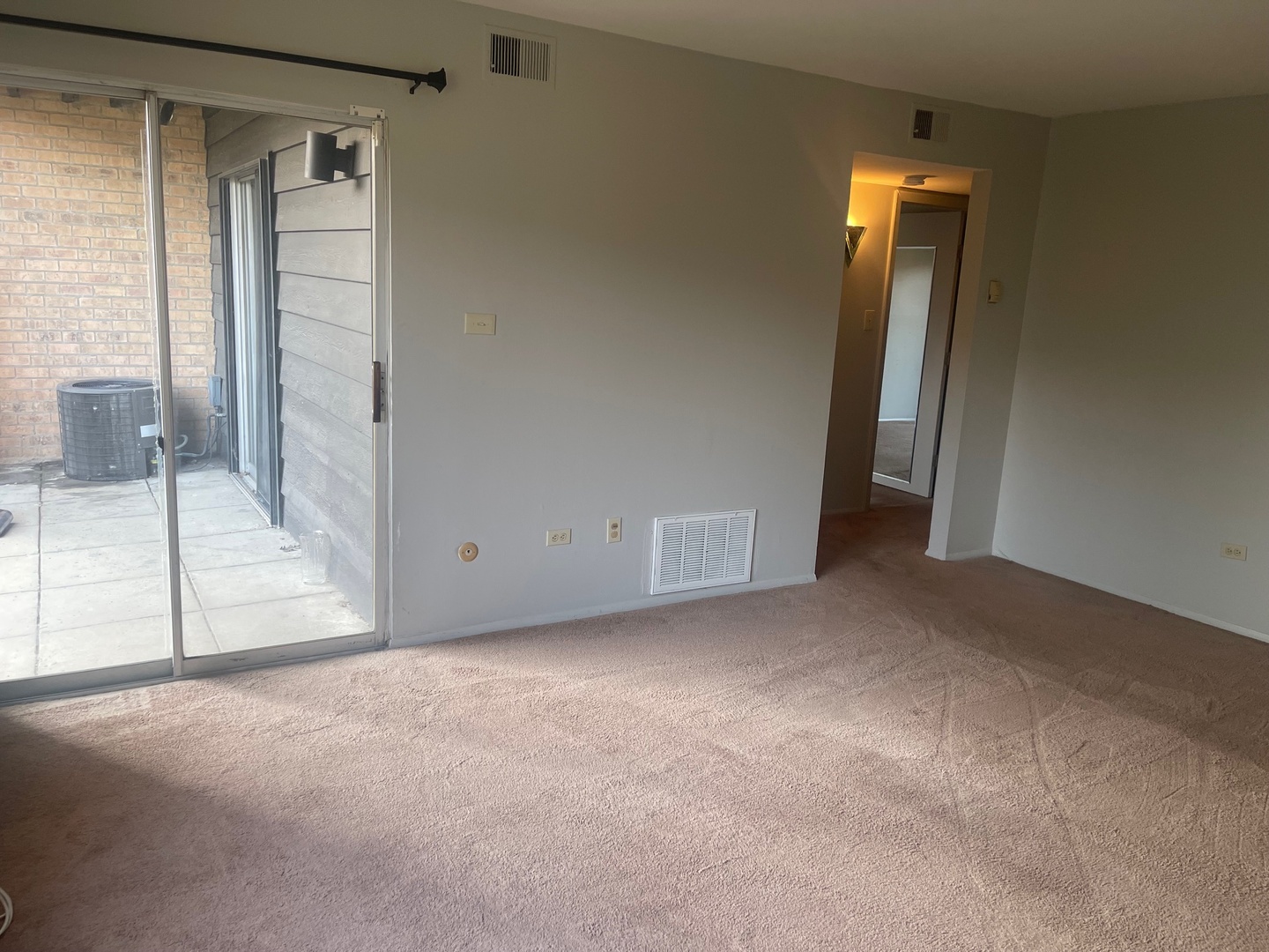 6149 Knoll Wood Court #104, Willowbrook, IL 60527