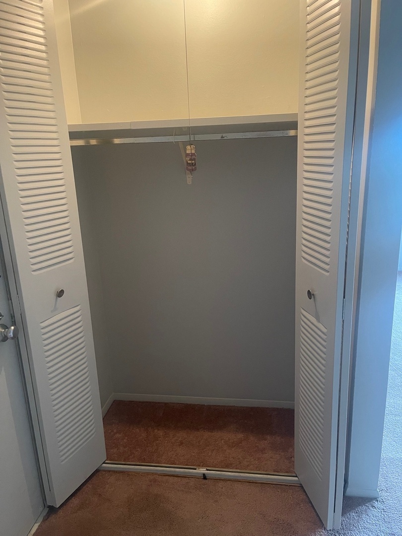 6149 Knoll Wood Court #104, Willowbrook, IL 60527