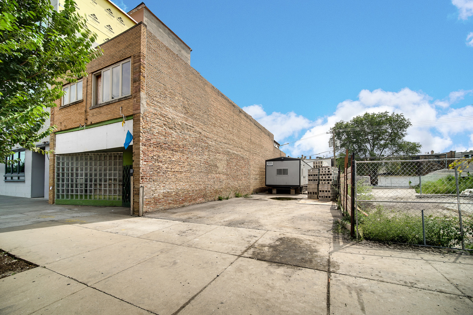 4323 W Madison Street, Chicago, IL 60624