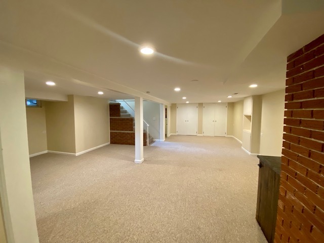 587 Wilshire Avenue, Glen Ellyn, IL 60137