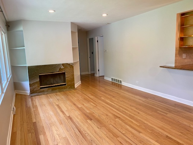 587 Wilshire Avenue, Glen Ellyn, IL 60137