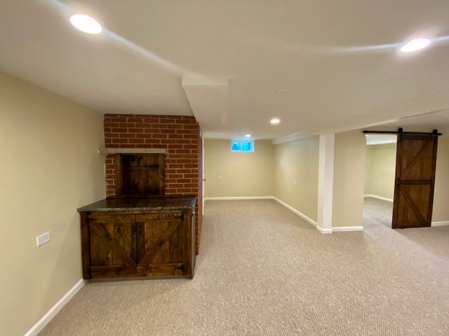 587 Wilshire Avenue, Glen Ellyn, IL 60137