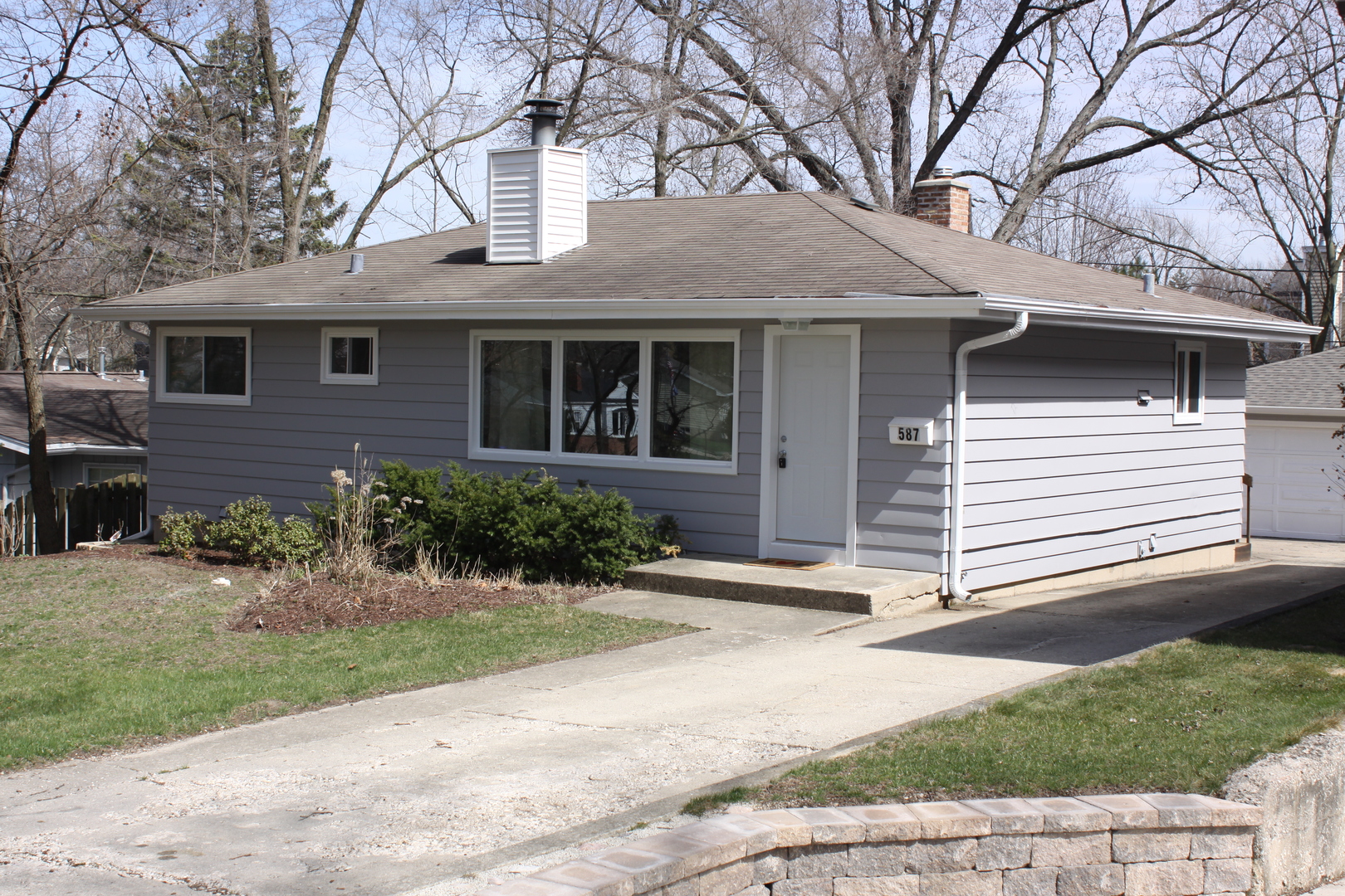 587 Wilshire Avenue, Glen Ellyn, IL 60137