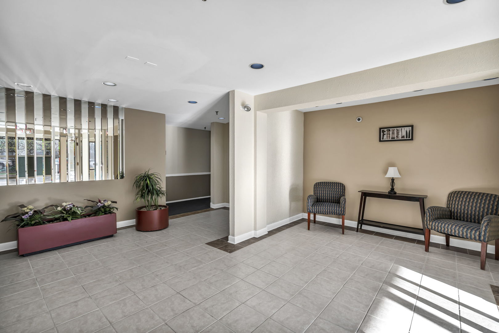 5400 Astor Lane #212, Rolling Meadows, IL 60008