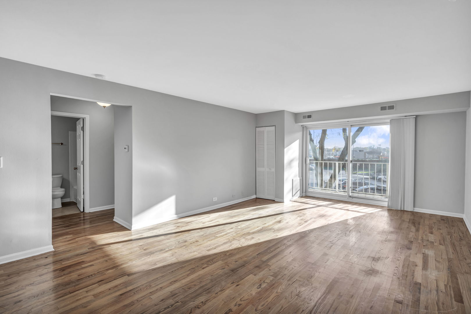 5400 Astor Lane #212, Rolling Meadows, IL 60008