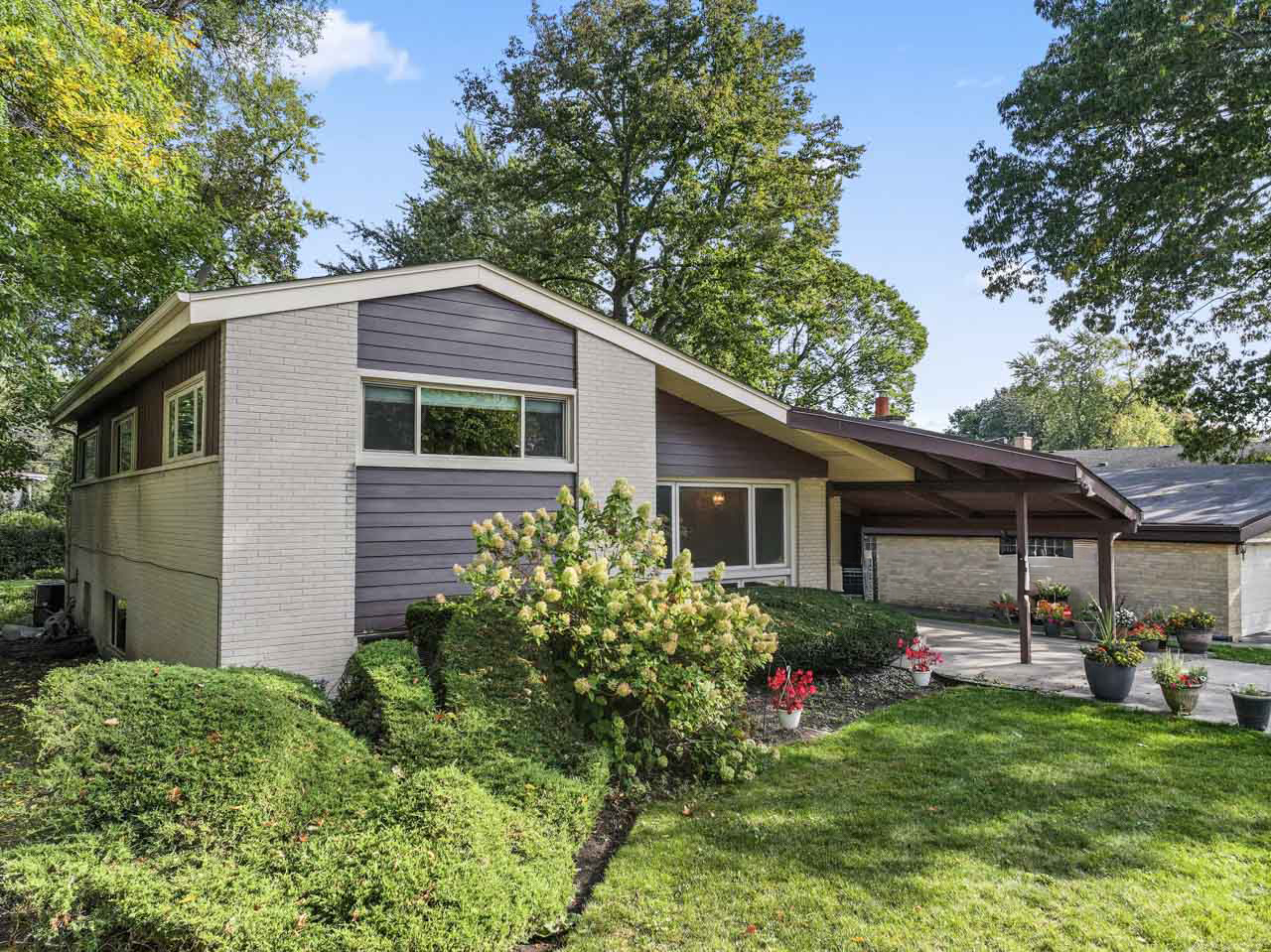 9101 Sleeping Bear Road, Skokie, IL 60076