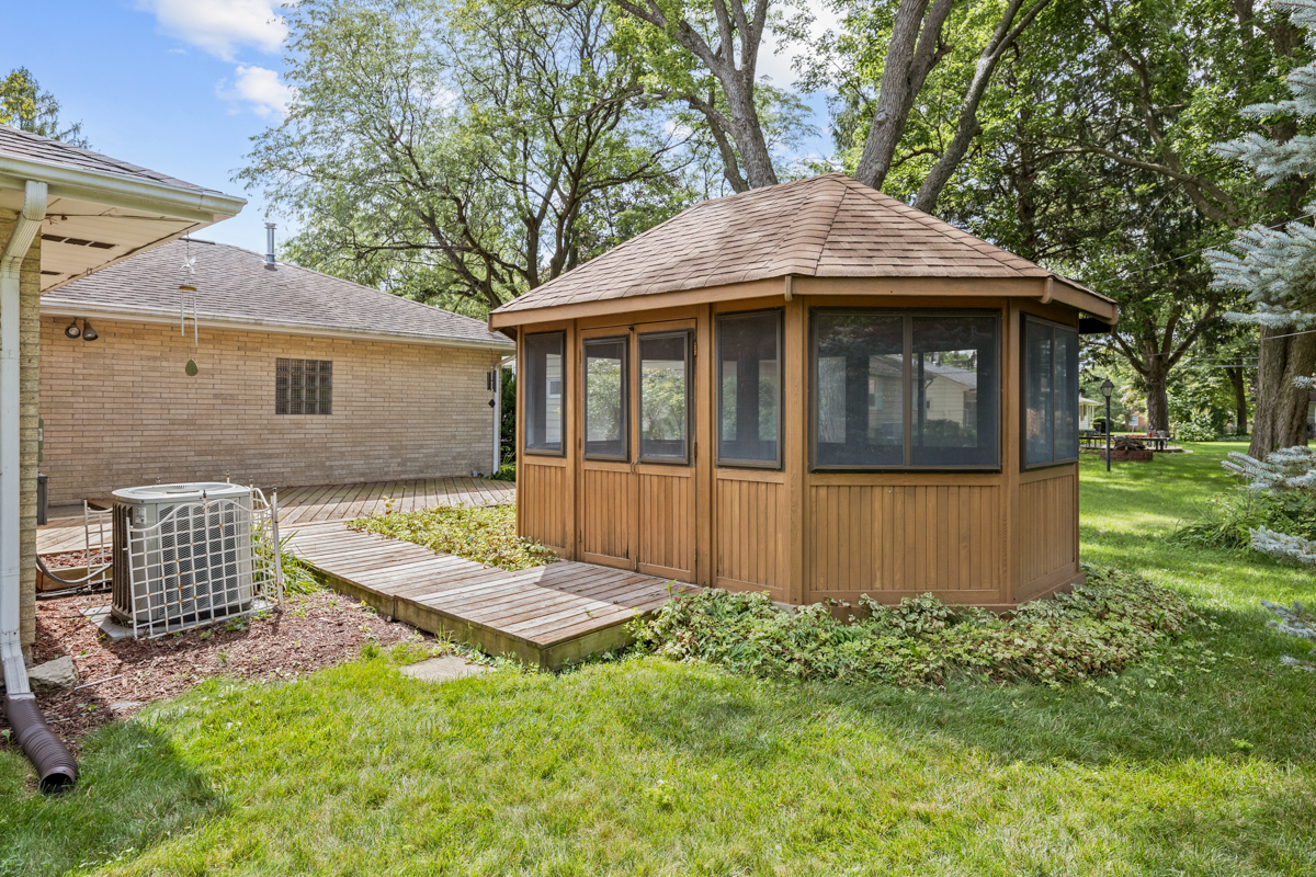 625 Park Street, East Dundee, IL 60118