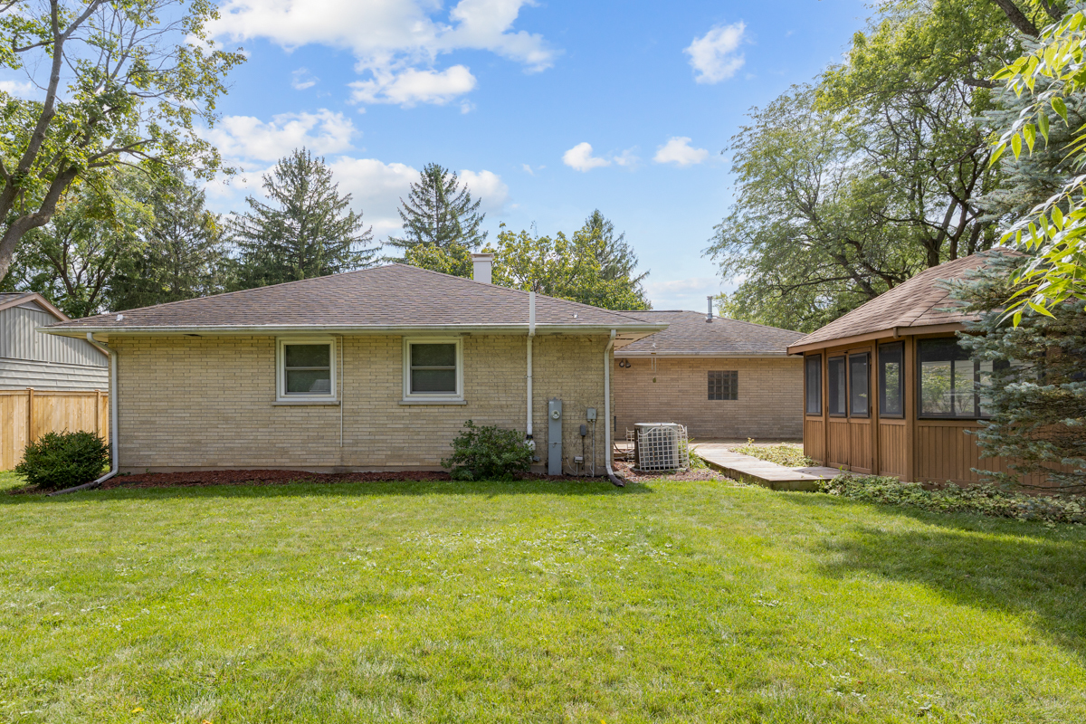 625 Park Street, East Dundee, IL 60118