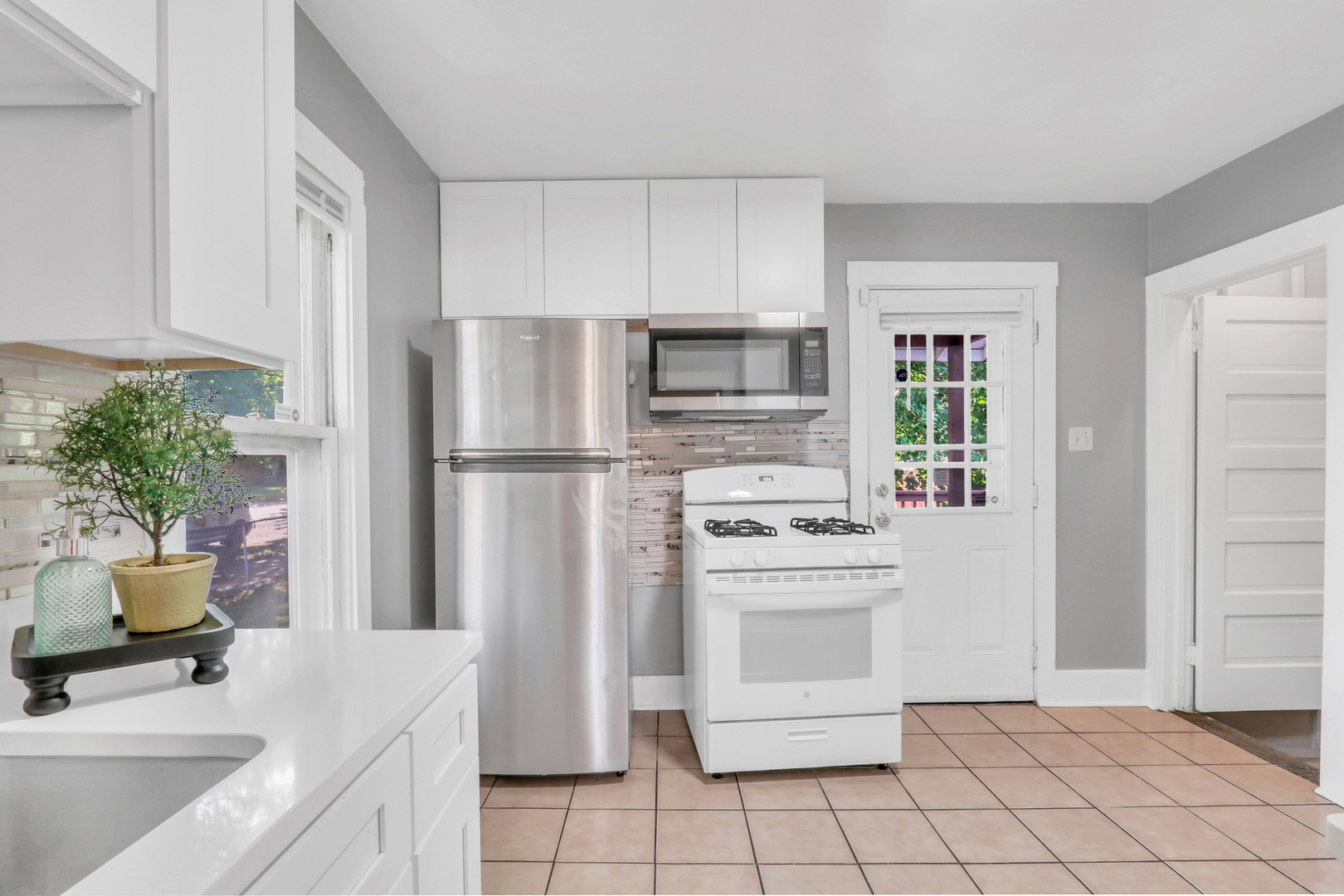 318 S Butrick Street, Waukegan, IL 60085