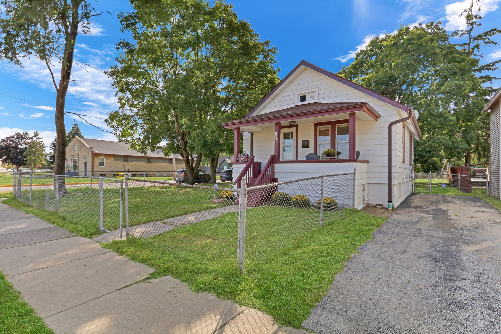 318 S Butrick Street, Waukegan, IL 60085