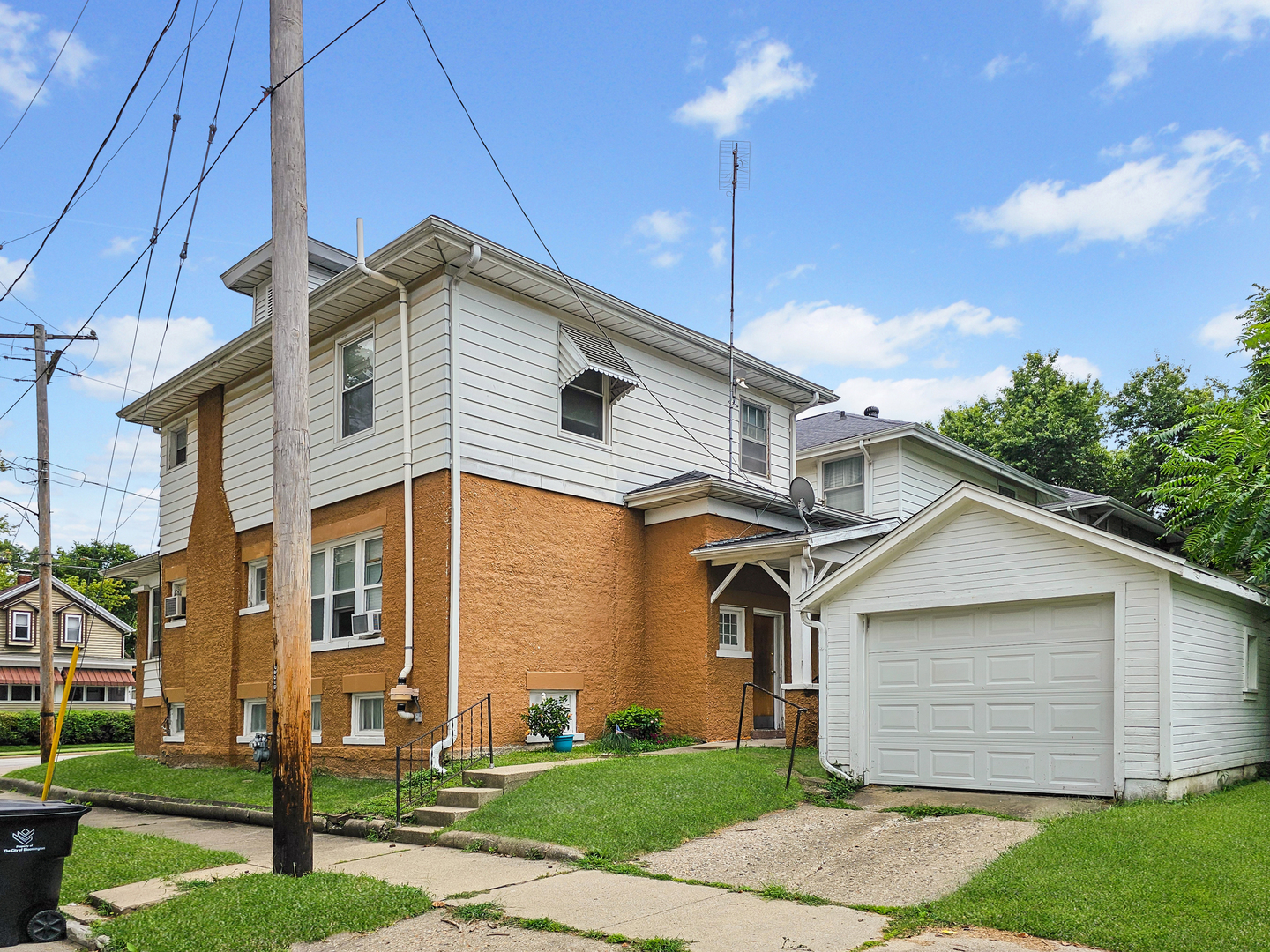 410 N McLean Street, Bloomington, IL 61701