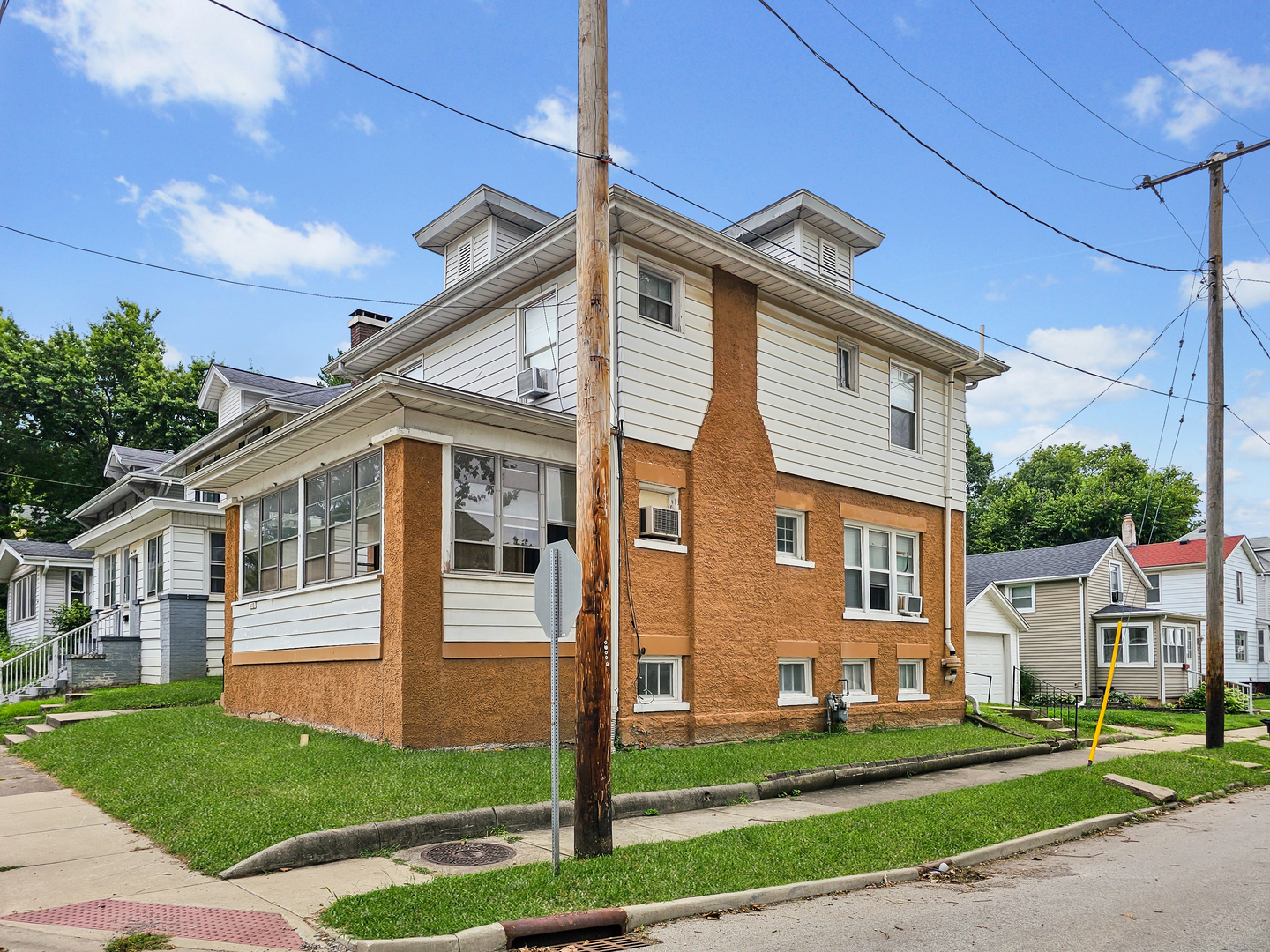 410 N McLean Street, Bloomington, IL 61701