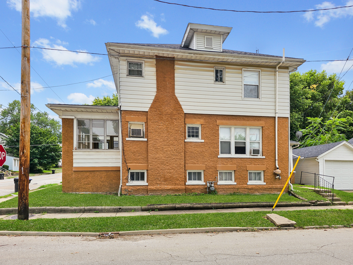 410 N McLean Street, Bloomington, IL 61701