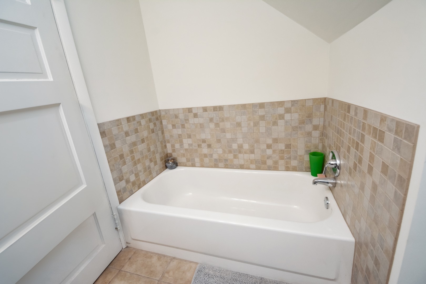 410 N McLean Street, Bloomington, IL 61701