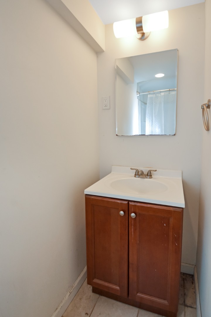 410 N McLean Street, Bloomington, IL 61701