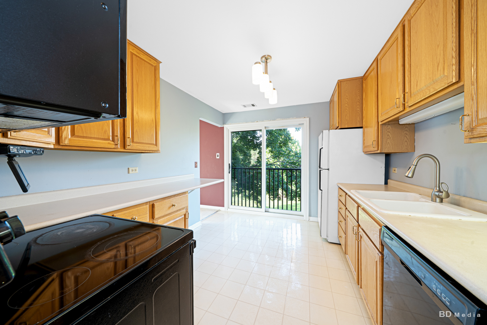 1477 S County Farm Road #2-3F, Wheaton, IL 60189