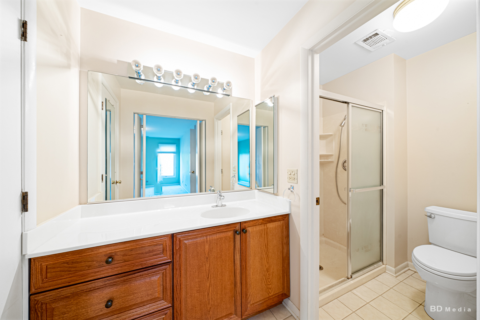 1477 S County Farm Road #2-3F, Wheaton, IL 60189