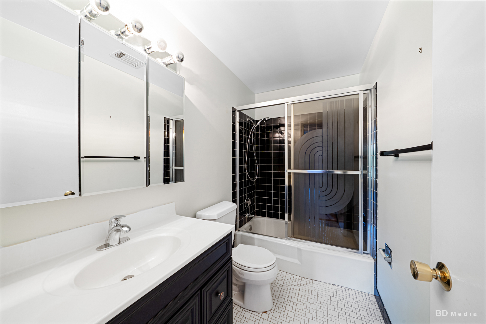1477 S County Farm Road #2-3F, Wheaton, IL 60189