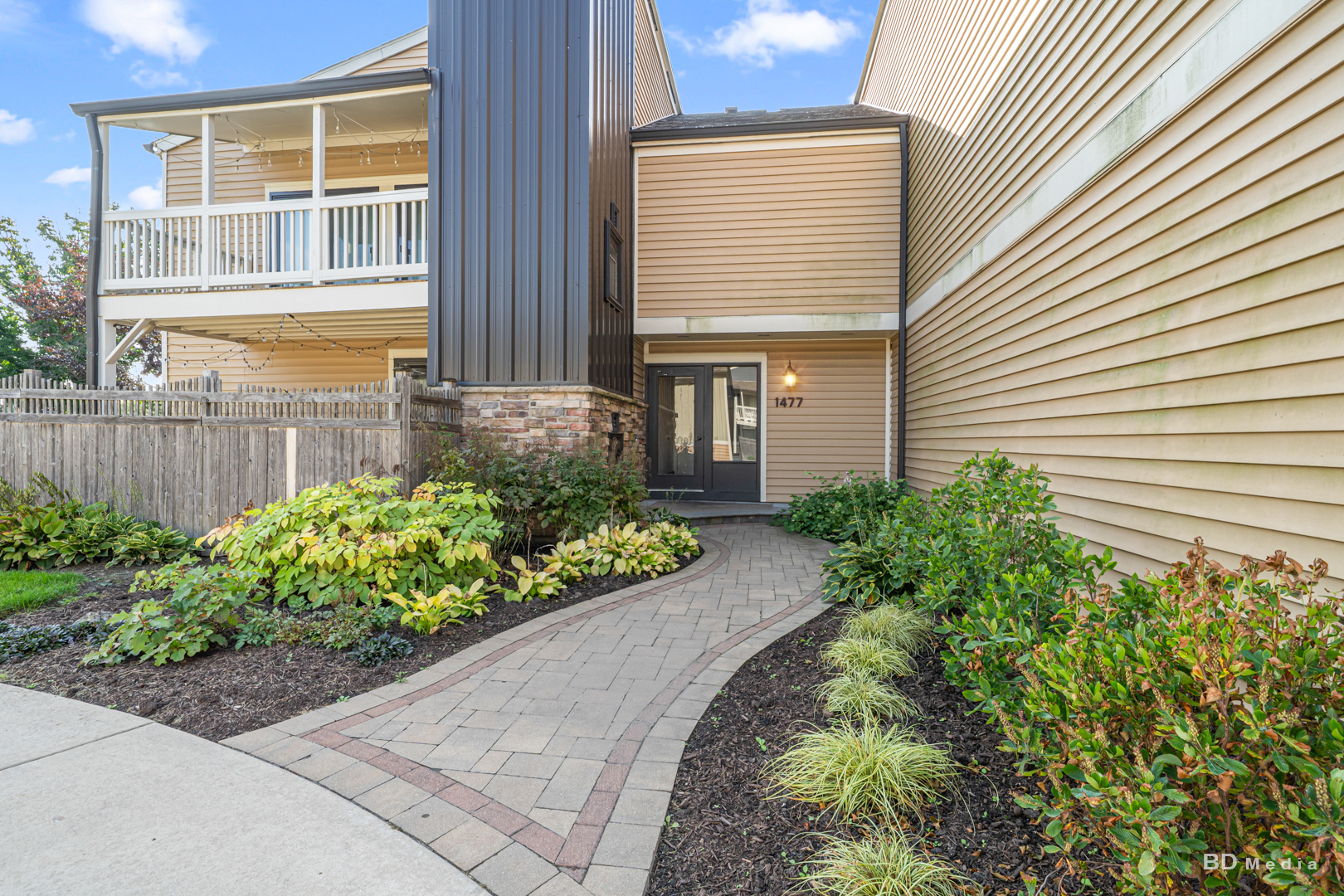 1477 S County Farm Road #2-3F, Wheaton, IL 60189