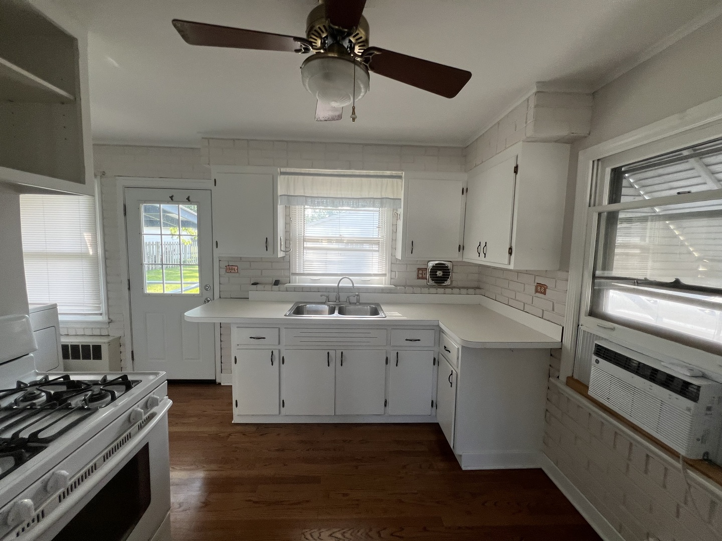730 N Elizabeth Street, Lombard, IL 60148