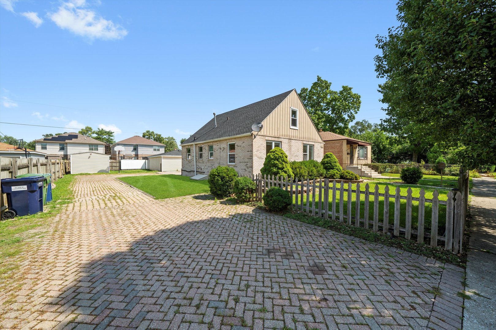 2612 W 98th Street, Evergreen Park, IL 60805