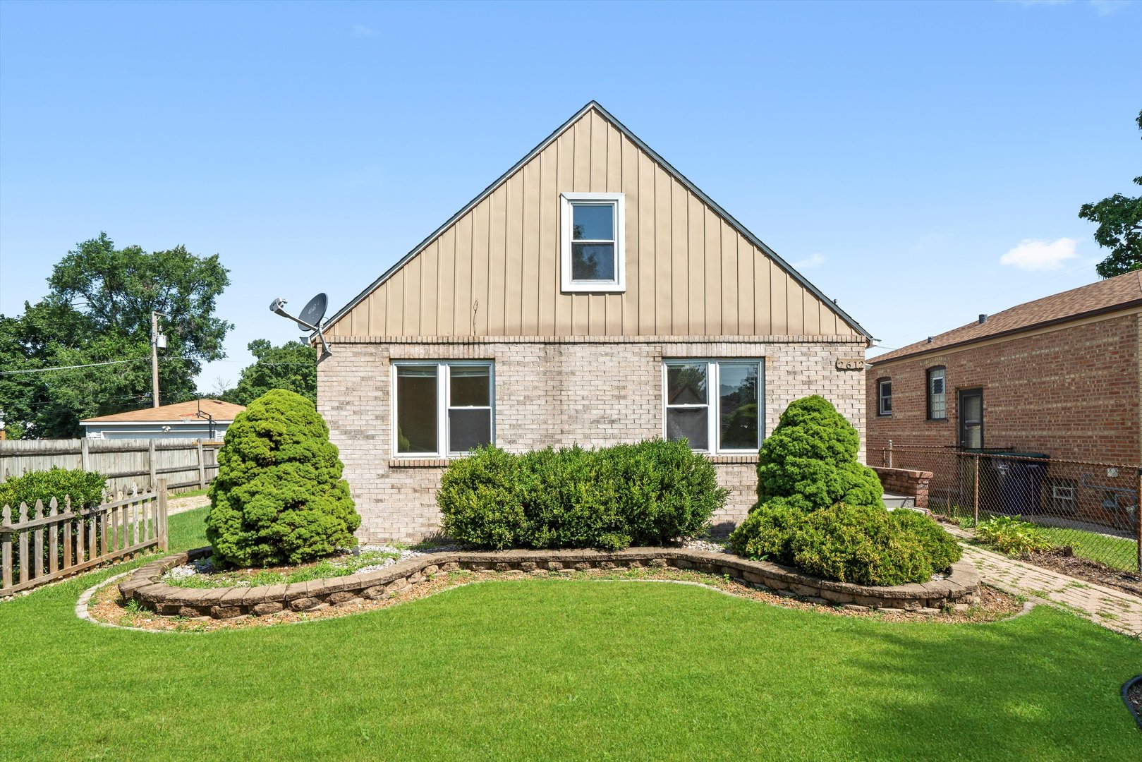 2612 W 98th Street, Evergreen Park, IL 60805